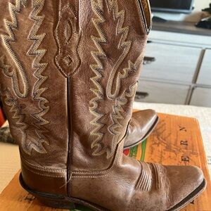 Old West Leather Boots with Zigzag Stitching